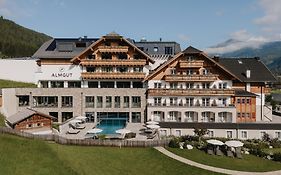 ALMGUT - Mountain Wellness Hotel